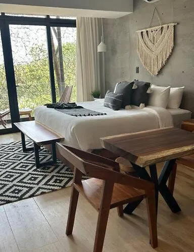 Hotel Palais By The Spot