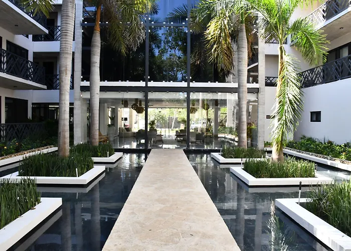 Palais By The Spot Hotel *